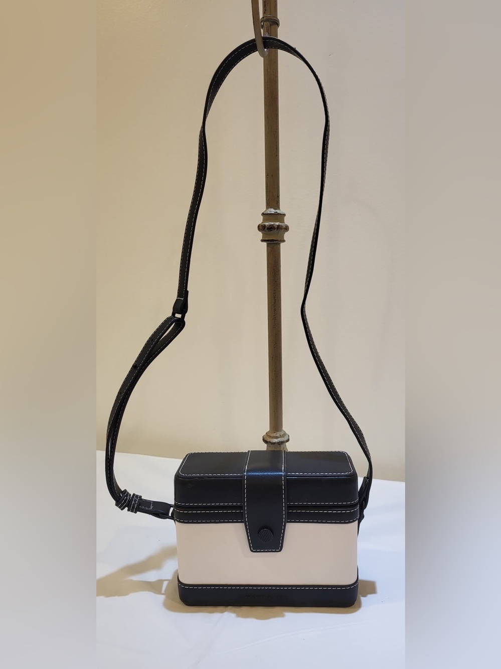 CHARLES & KEITH Bronte' white and black box crossbody bag